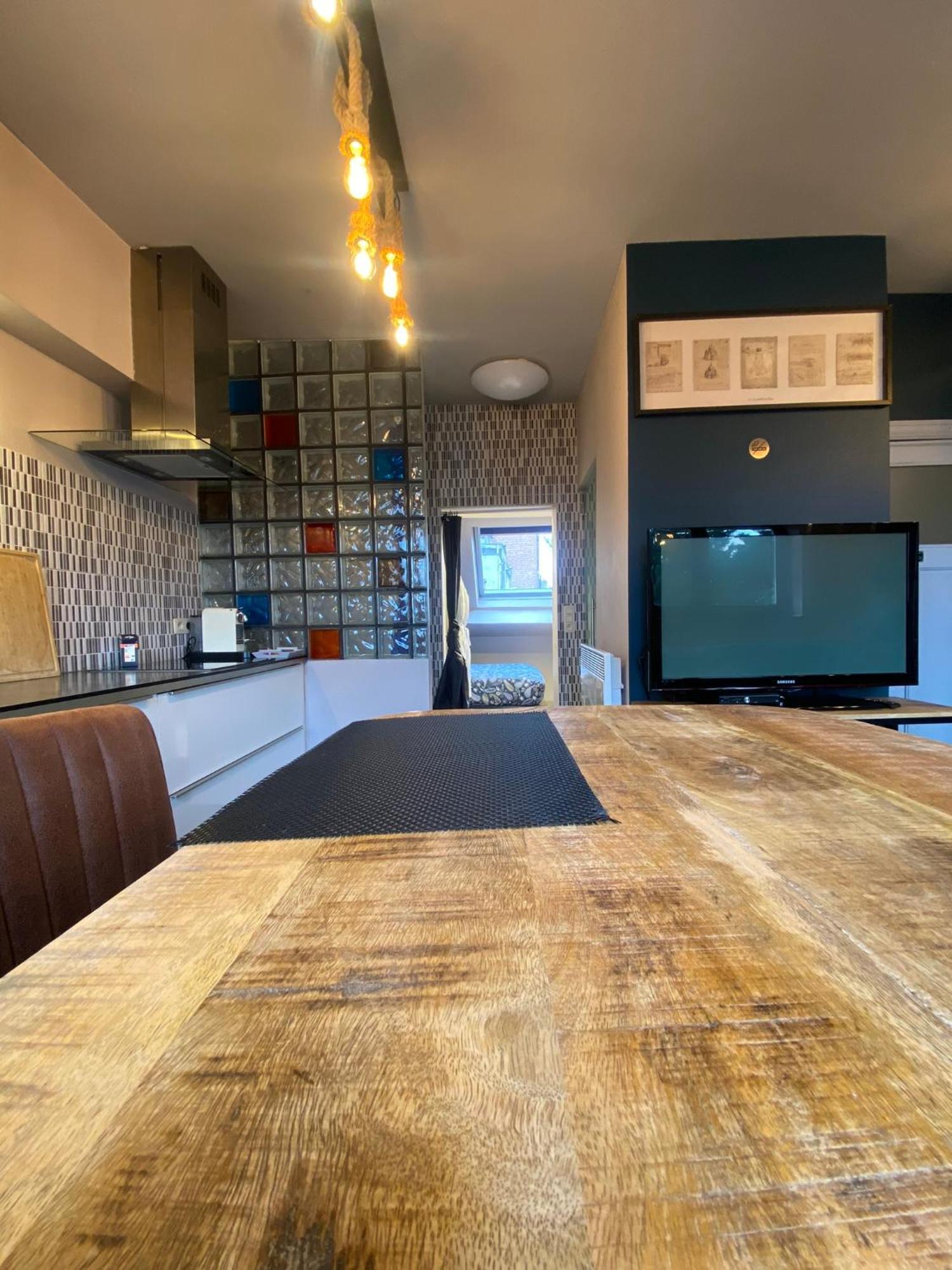 J And R Brussels City Apartment Экстерьер фото