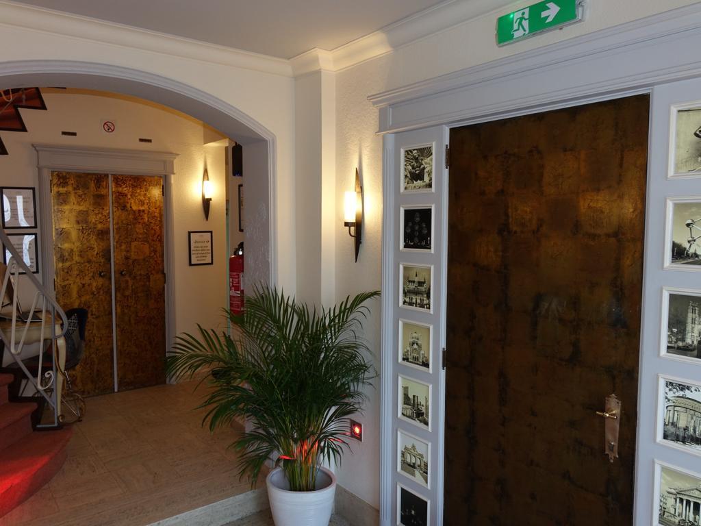 J And R Brussels City Apartment Экстерьер фото