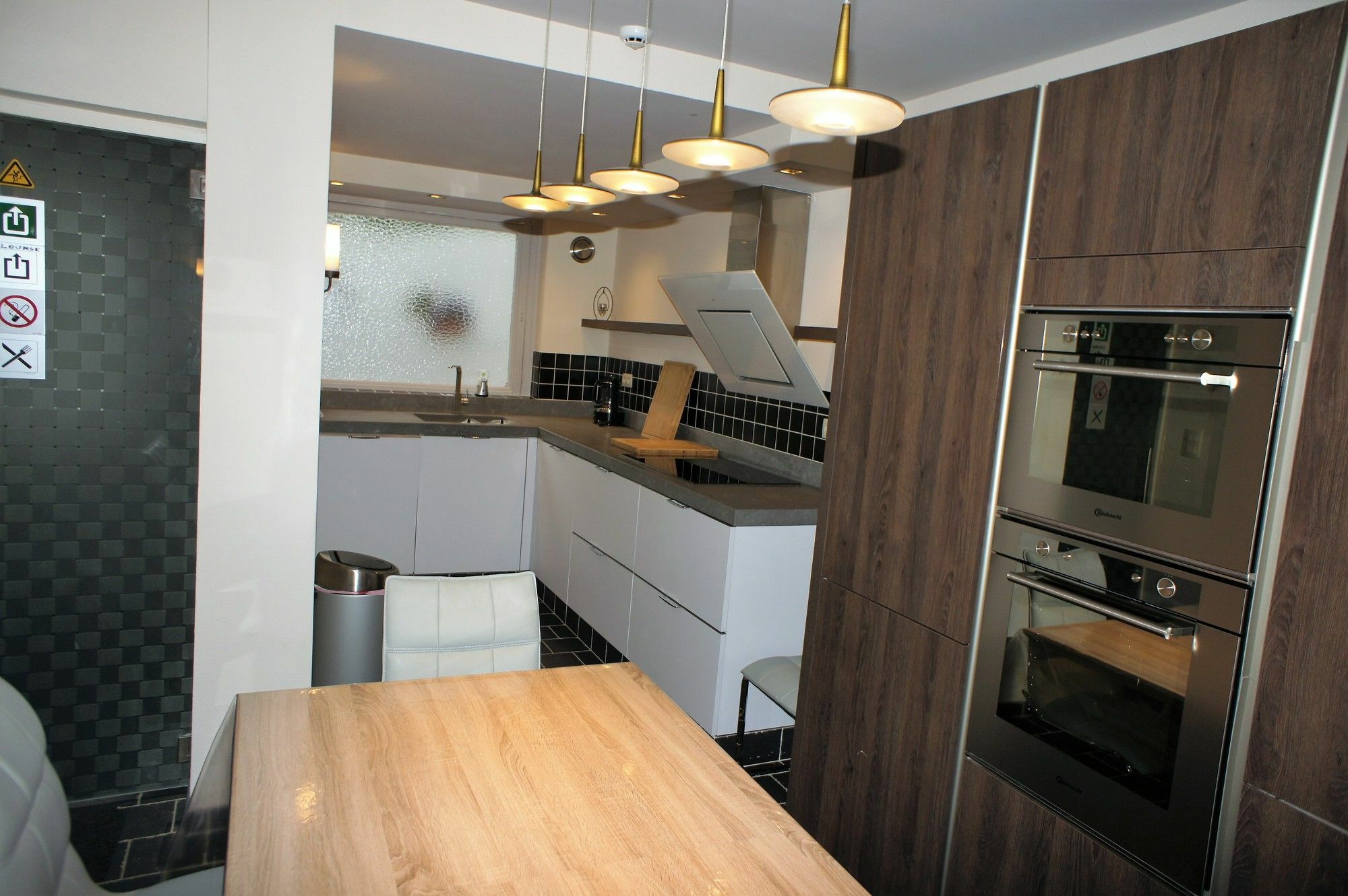 J And R Brussels City Apartment Экстерьер фото